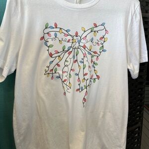 NWT Ladies White T-Shirt with Colorful Christmas Lights Bow Design